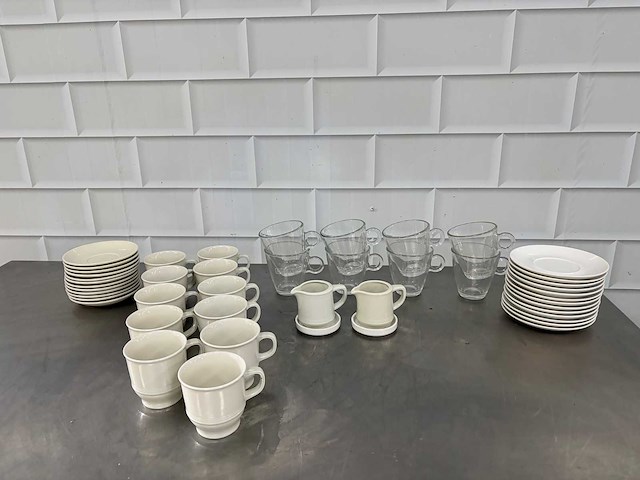 Partij koffie-thee - servies - afbeelding 1 van  5