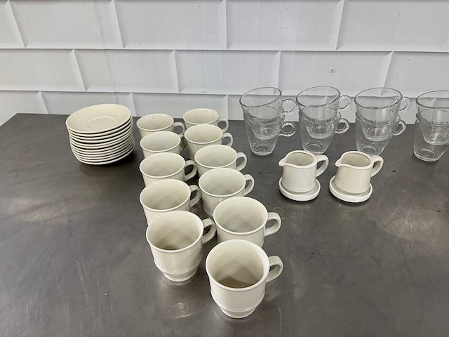 Partij koffie-thee - servies - afbeelding 2 van  5