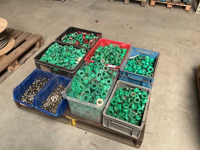 Partij kogellagers en wieltjes - afbeelding 1 van  2