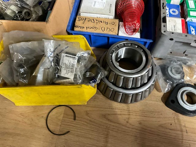 Partij kogellagers & machine onderdelen - afbeelding 7 van  7