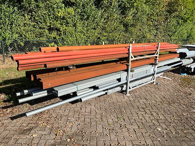 Partij kokers en buizen - afbeelding 2 van  7