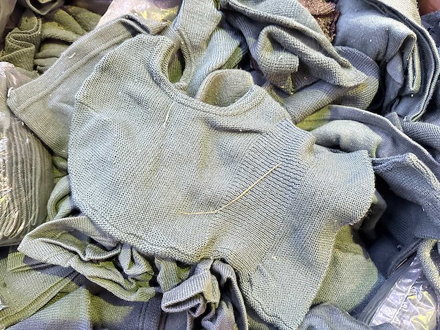 Partij kolsjalen en bivakmutsen - afbeelding 1 van  6