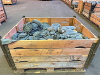 Partij kolsjalen en bivakmutsen - afbeelding 2 van  6