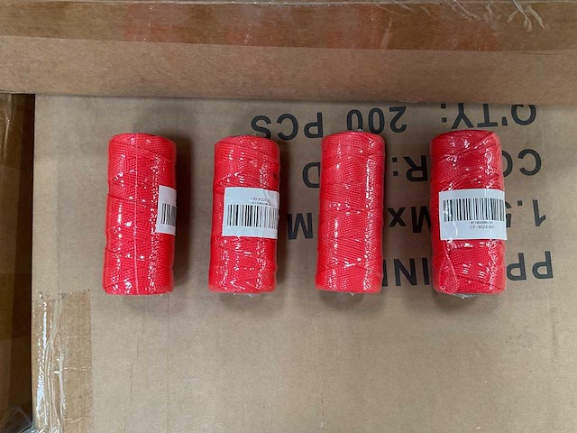 Partij koord - rood - 50 meter (2700x) - afbeelding 1 van  5