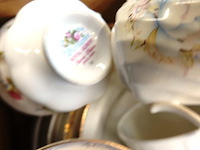 Partij kop en schotels w.o. royal albert in doos - afbeelding 4 van  5