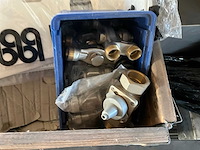 Partij koppeling en kranen - afbeelding 2 van  15