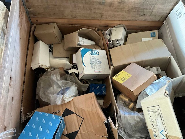 Partij koppeling en kranen - afbeelding 7 van  15