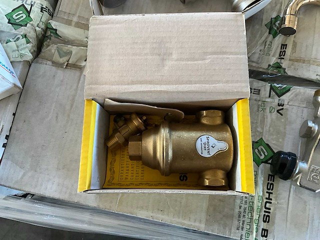 Partij koppeling en kranen - afbeelding 15 van  15