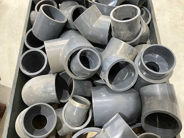 Partij koppelingen, bochten en afsluiter - afbeelding 3 van  5