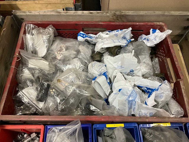 Partij koppelingen en connectors - afbeelding 6 van  6