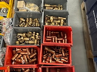 Partij koppelingen en ijzerwaren - afbeelding 3 van  5