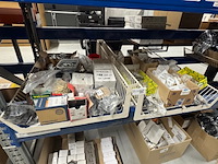 Partij koppelingen en ijzerwaren - afbeelding 1 van  10