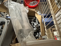 Partij koppelingen en ijzerwaren - afbeelding 6 van  10