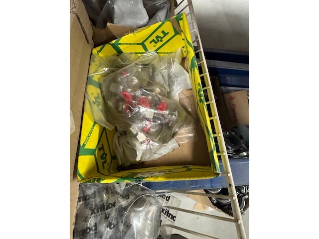 Partij koppelingen en ijzerwaren - afbeelding 9 van  10