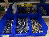 Partij koppelingen in stapelbakken - afbeelding 2 van  5