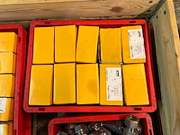 Partij koppelingen, relais en diversen - afbeelding 7 van  7