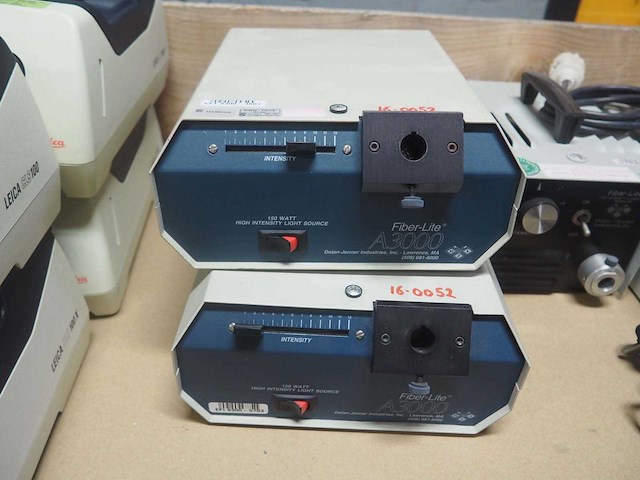 Partij koudlicht bronnen (leica & fiberlite) - afbeelding 6 van  11