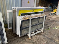 Partij kozijnen - afbeelding 1 van  7