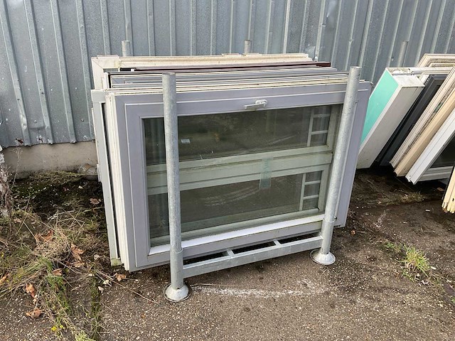 Partij kozijnen - afbeelding 1 van  5