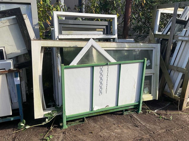 Partij kozijnen - afbeelding 1 van  4