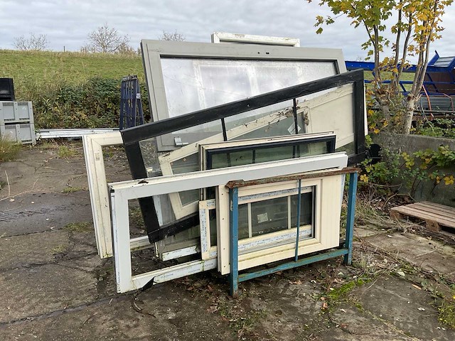 Partij kozijnen/deuren - afbeelding 1 van  6