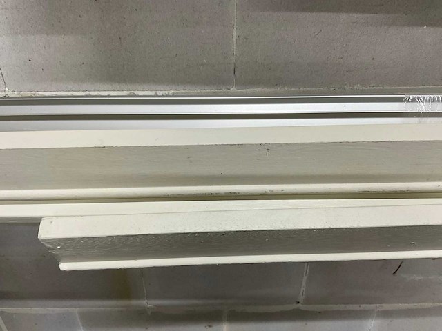 Partij kozijnlijsten en strips - afbeelding 10 van  11