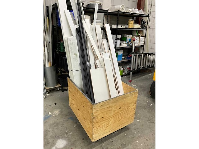 Partij kozijnlijsten en strips - afbeelding 11 van  11