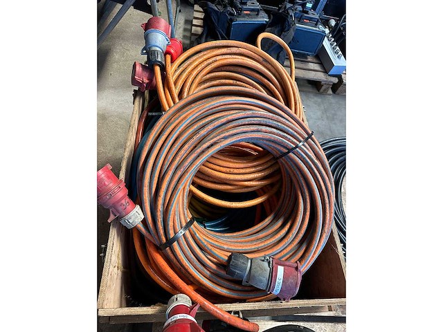 Partij krachtstroom kabels 32ampere 5g4 400 volt - afbeelding 2 van  2