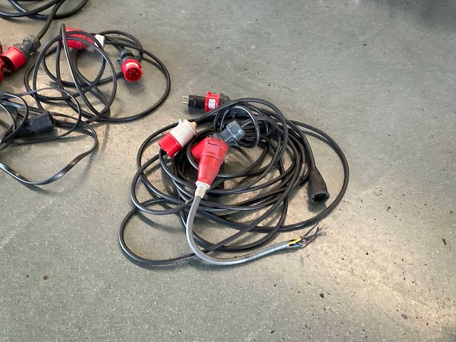 Partij krachtstroom kabels en divers - afbeelding 2 van  4