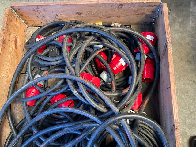 Partij krachtstroom kabels en powerlock - afbeelding 2 van  5