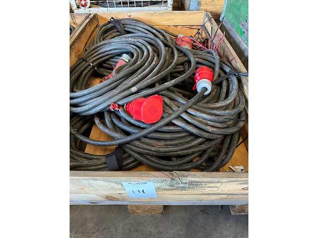 Partij krachtstroom kabels in kist lineax - 5g6 - power flow cable - afbeelding 1 van  2