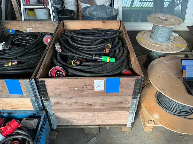 Partij krachtstroom & powerlock kabel - afbeelding 1 van  2