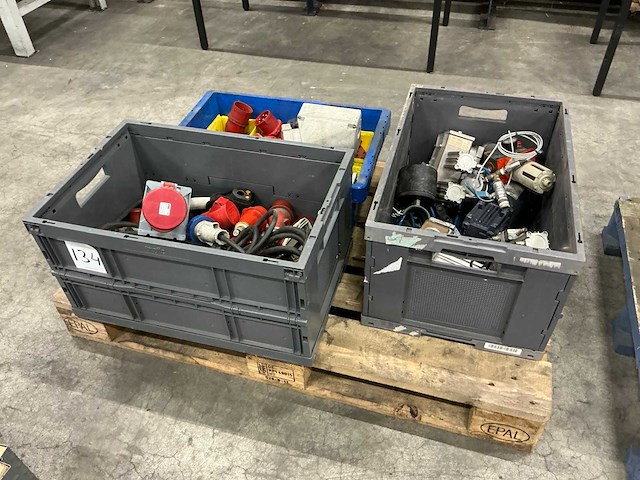 Partij krachtstroom stekkers - afbeelding 1 van  2