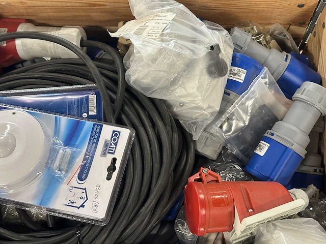 Partij krachtstroom stekkers/contra’s, kabel & sensoren - afbeelding 5 van  7