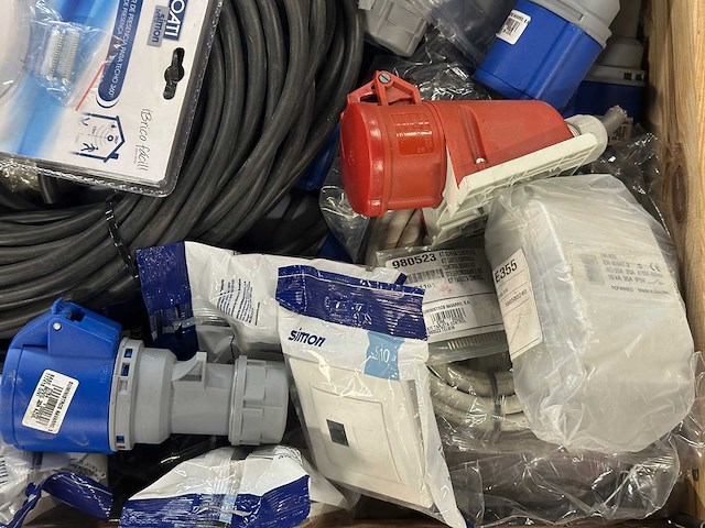 Partij krachtstroom stekkers/contra’s, kabel & sensoren - afbeelding 6 van  7