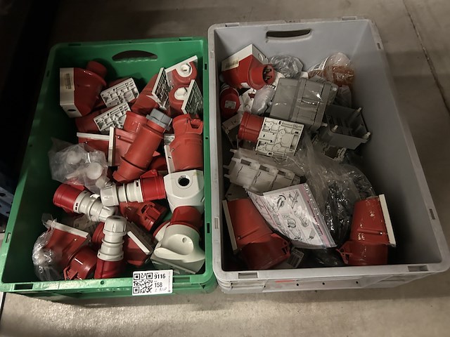 Partij krachtstroomstekker en diversen - afbeelding 1 van  7