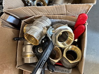 Partij kranen en afsluiters - afbeelding 2 van  21