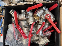 Partij kranen en afsluiters - afbeelding 9 van  21