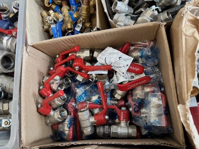 Partij kranen en afsluiters - afbeelding 11 van  21