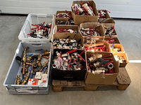 Partij kranen en afsluiters - afbeelding 1 van  21