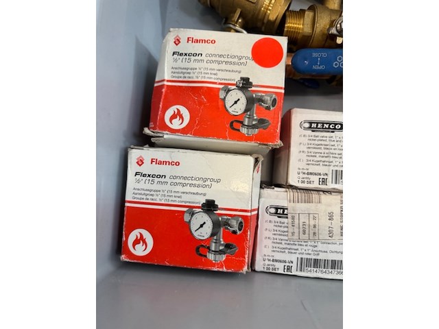 Partij kranen en afsluiters - afbeelding 13 van  21