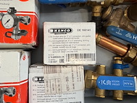 Partij kranen en afsluiters - afbeelding 14 van  21