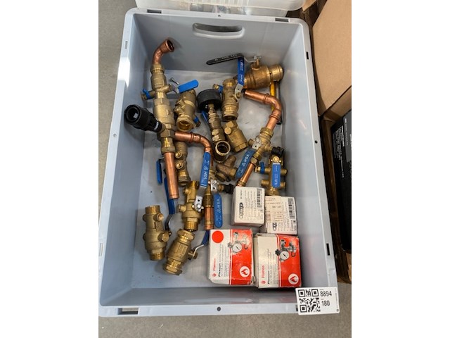Partij kranen en afsluiters - afbeelding 12 van  21