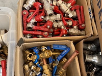 Partij kranen en afsluiters - afbeelding 16 van  21