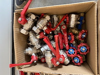 Partij kranen en afsluiters - afbeelding 20 van  21