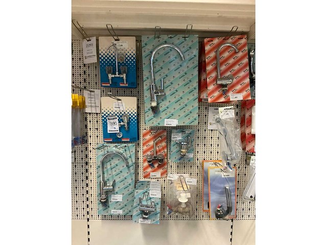 Partij kranen en toebehoren (45x) - afbeelding 12 van  29