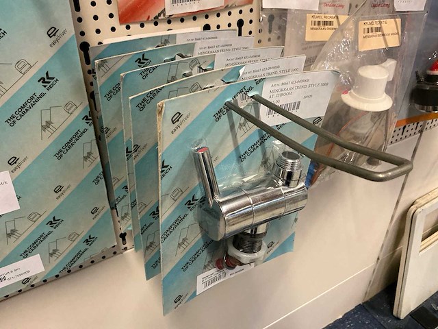 Partij kranen en toebehoren (45x) - afbeelding 28 van  29