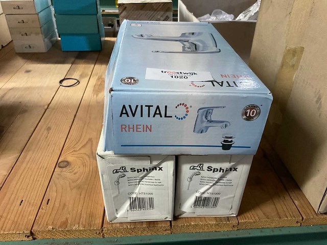 Partij kranen - afbeelding 1 van  1