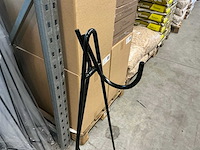 Partij kransen standaarden h120cm (21x) - afbeelding 2 van  4