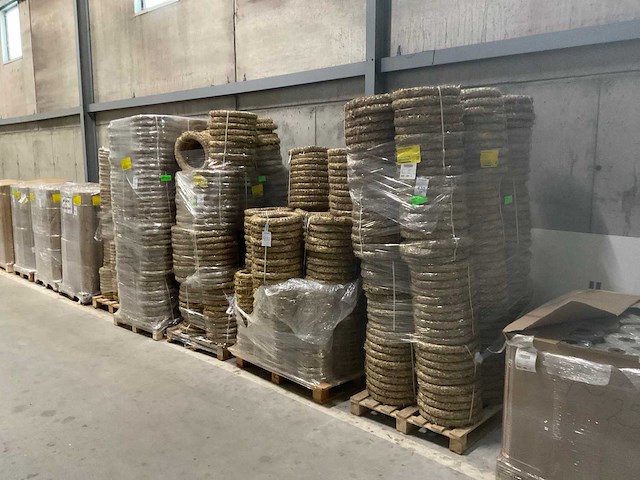 Partij kransen stro - afbeelding 1 van  8